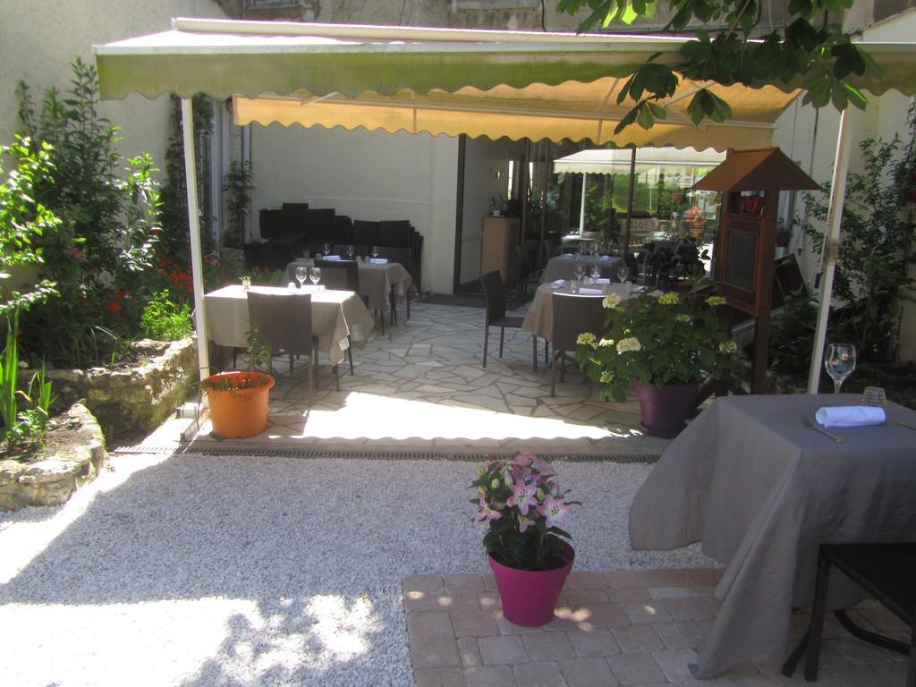 Logis Au Croissant 3*