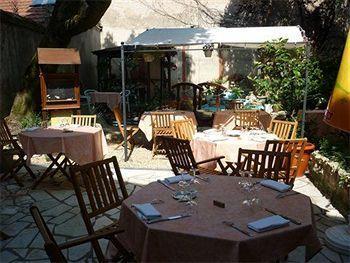 Logis Au Croissant 3* Buzançais