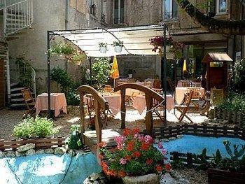 Hotel Logis Au Croissant 3*